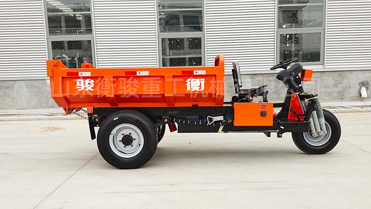 井下礦山電動三輪運(yùn)輸車