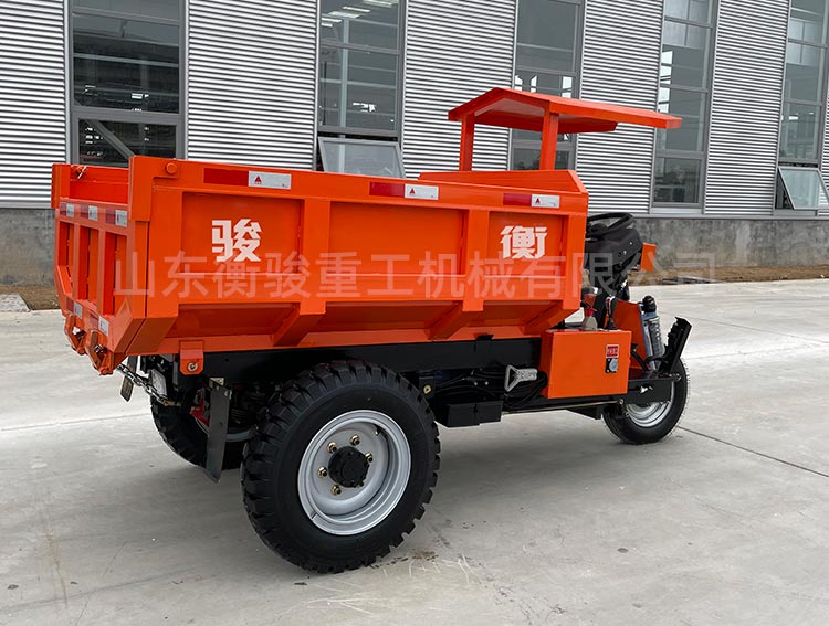 礦山電動(dòng)三輪車