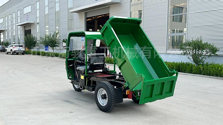 工廠轉(zhuǎn)運(yùn)電動(dòng)自卸三輪車