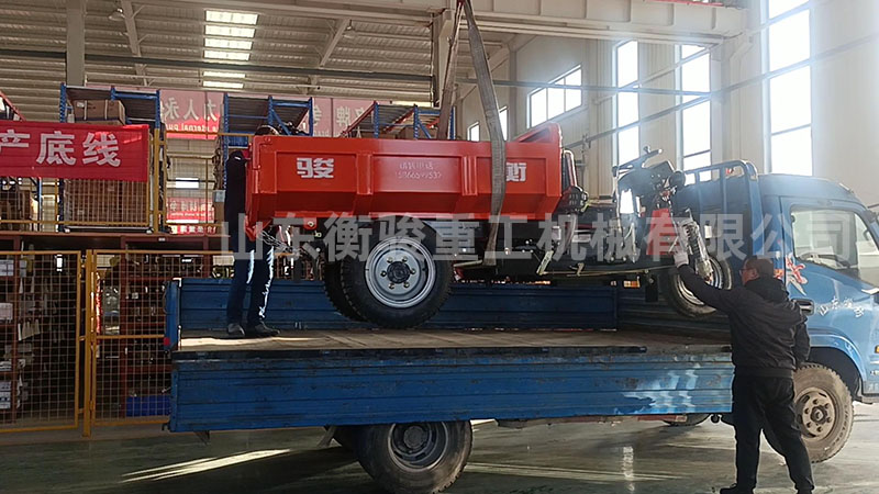  載重3噸柴油三輪車發(fā)往甘肅